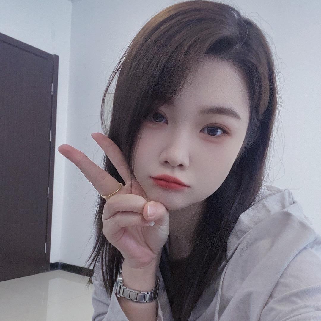 张闹闹