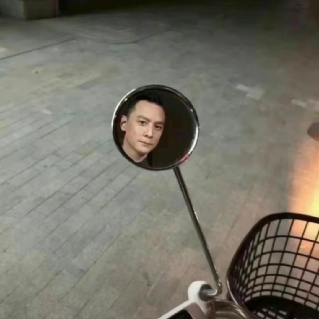 【卡 卡】