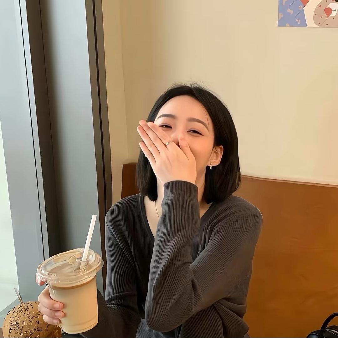 妍妍精品女装工厂店