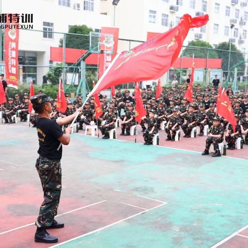 成都黄埔特训军事夏令营-王老师