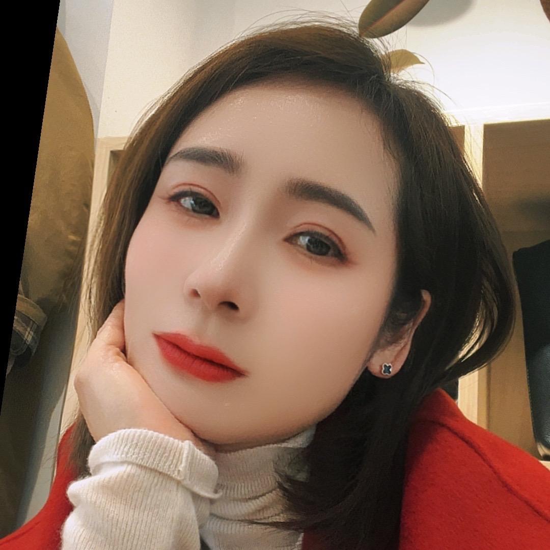 安乡县UAU+LWEST女装店