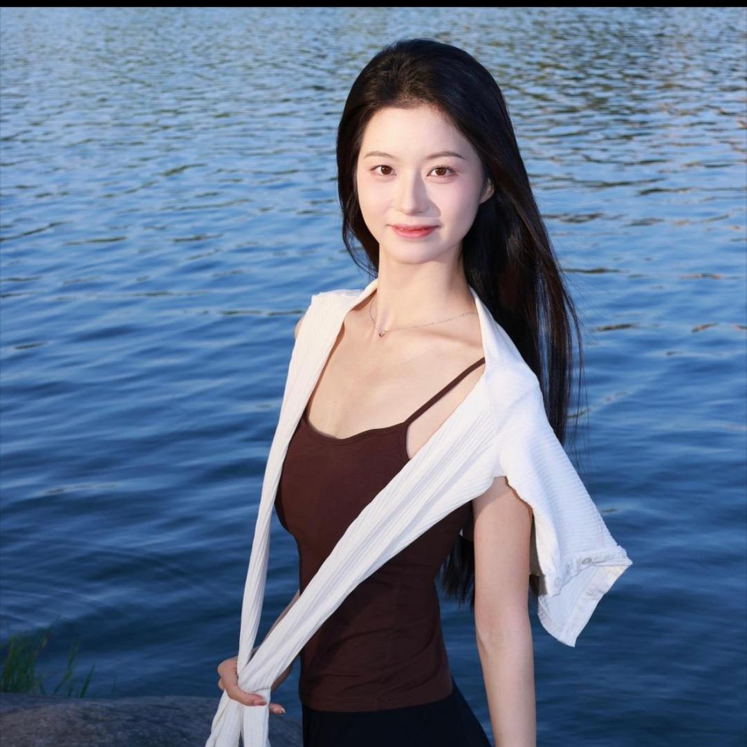 小嘉（什么时候到1000粉啊）