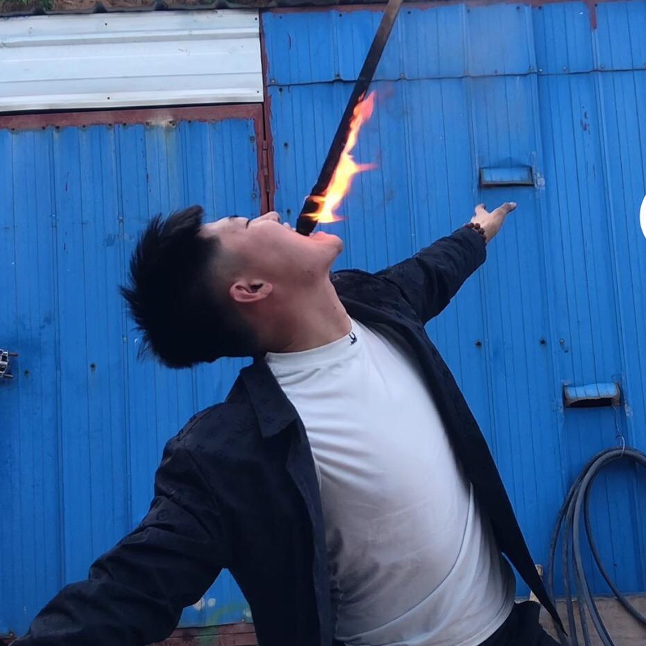 羊二万能服务 代驾服务部搭电救援