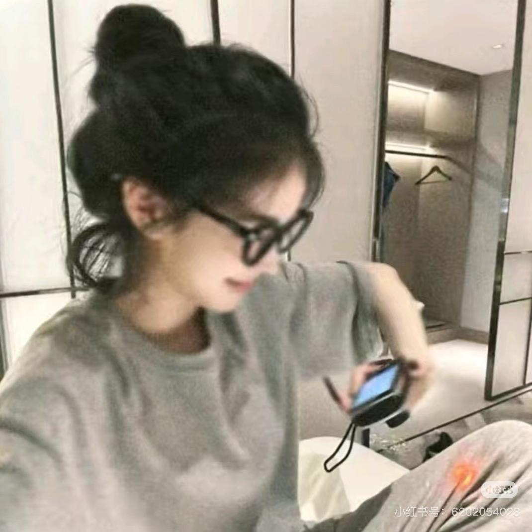 妮妮.