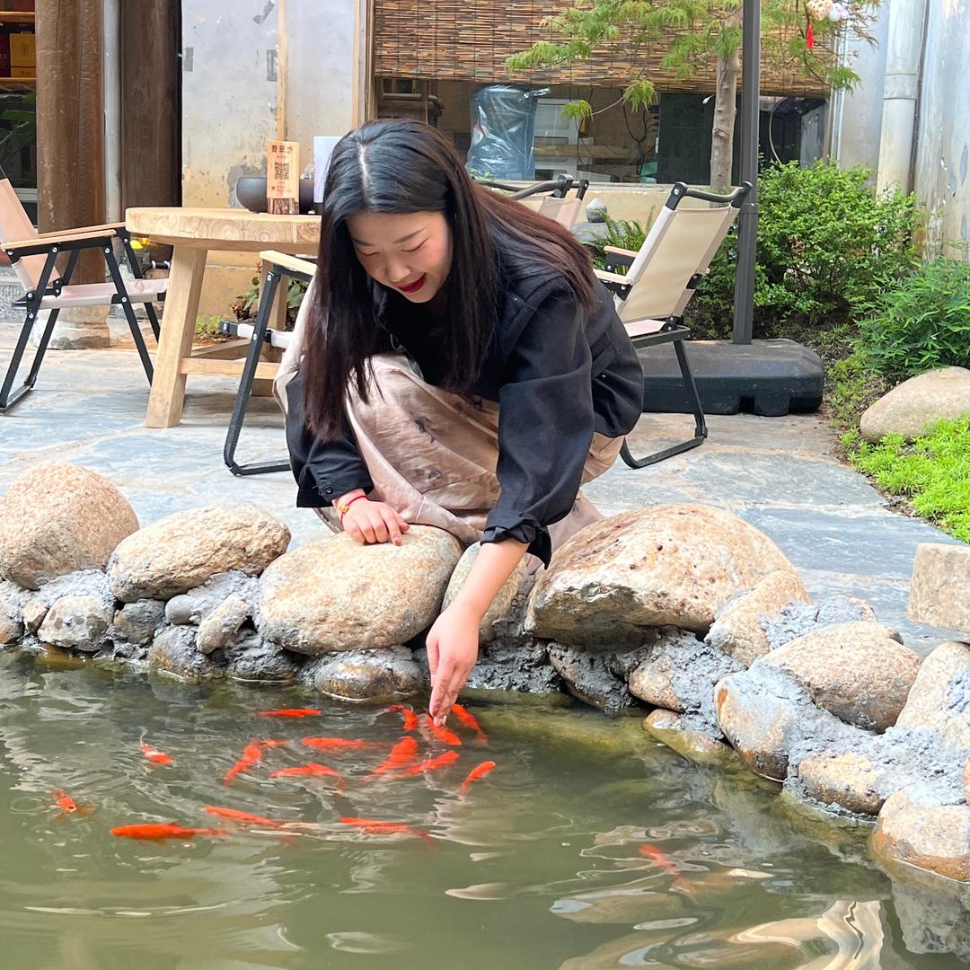 噗嗤小金鱼🐟