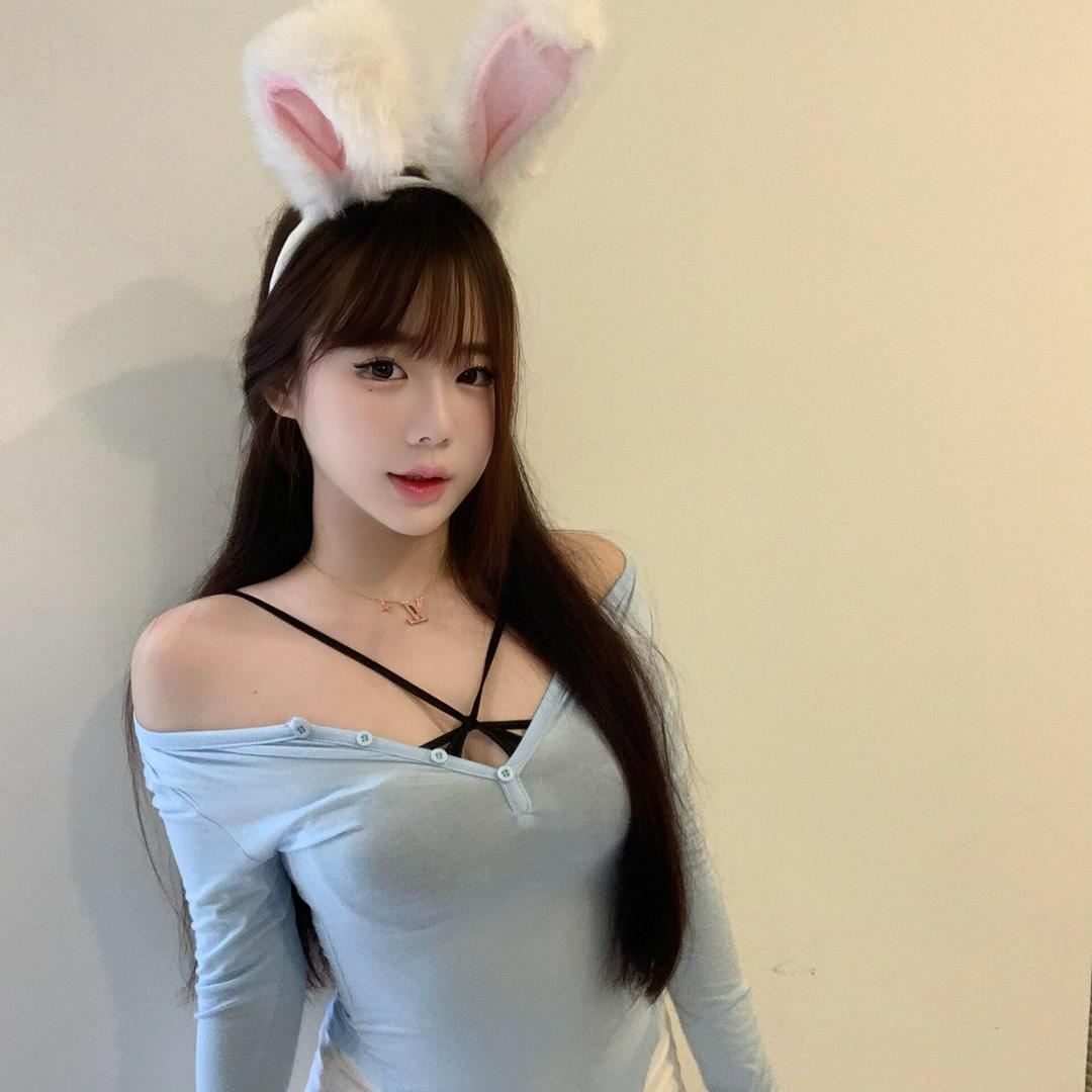 菲菲(琨山)自己噢