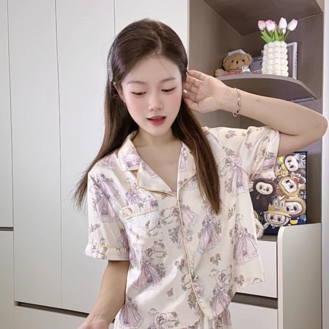伊芙睡衣穿搭