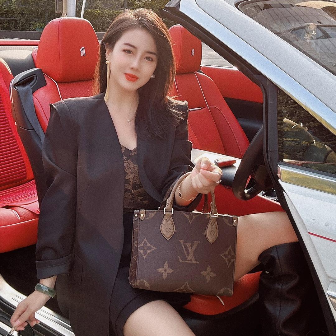 娜子——总部基地三十八号女装店