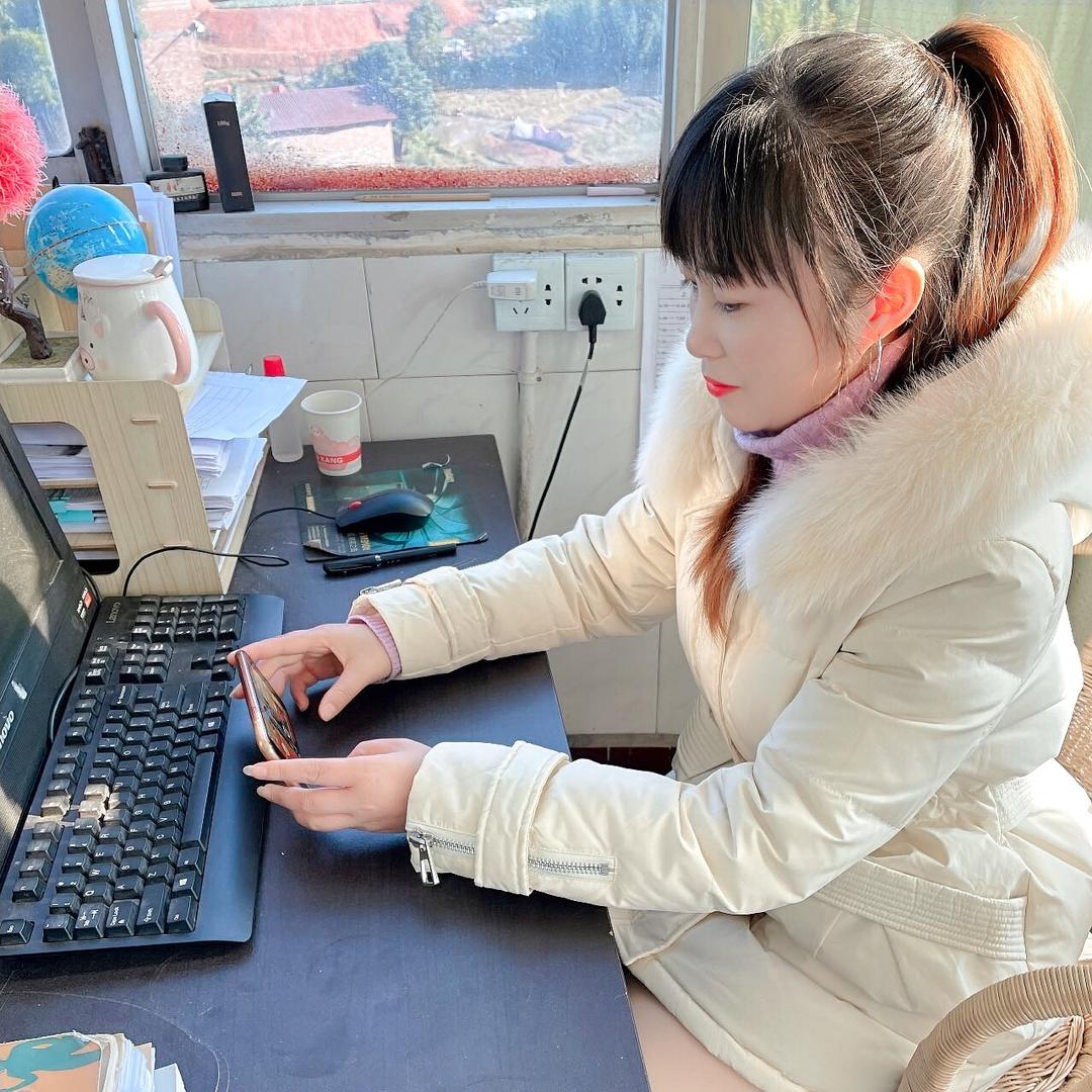 教英语的～萧萧