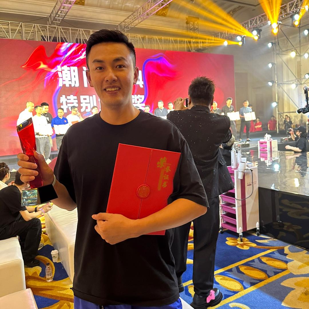 阜新崇尚发艺小刚老师
