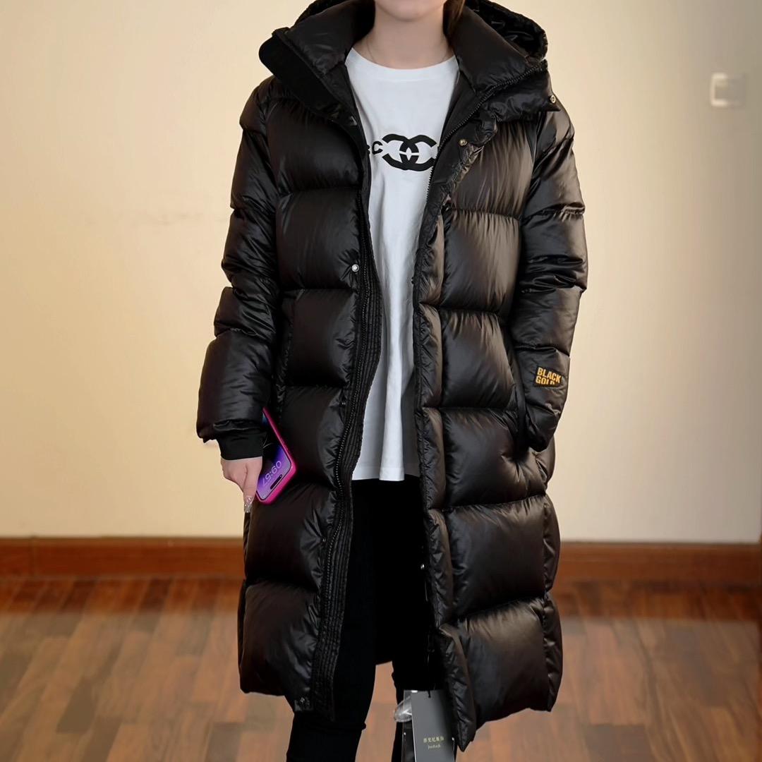 郡梵纪黑金羽绒服