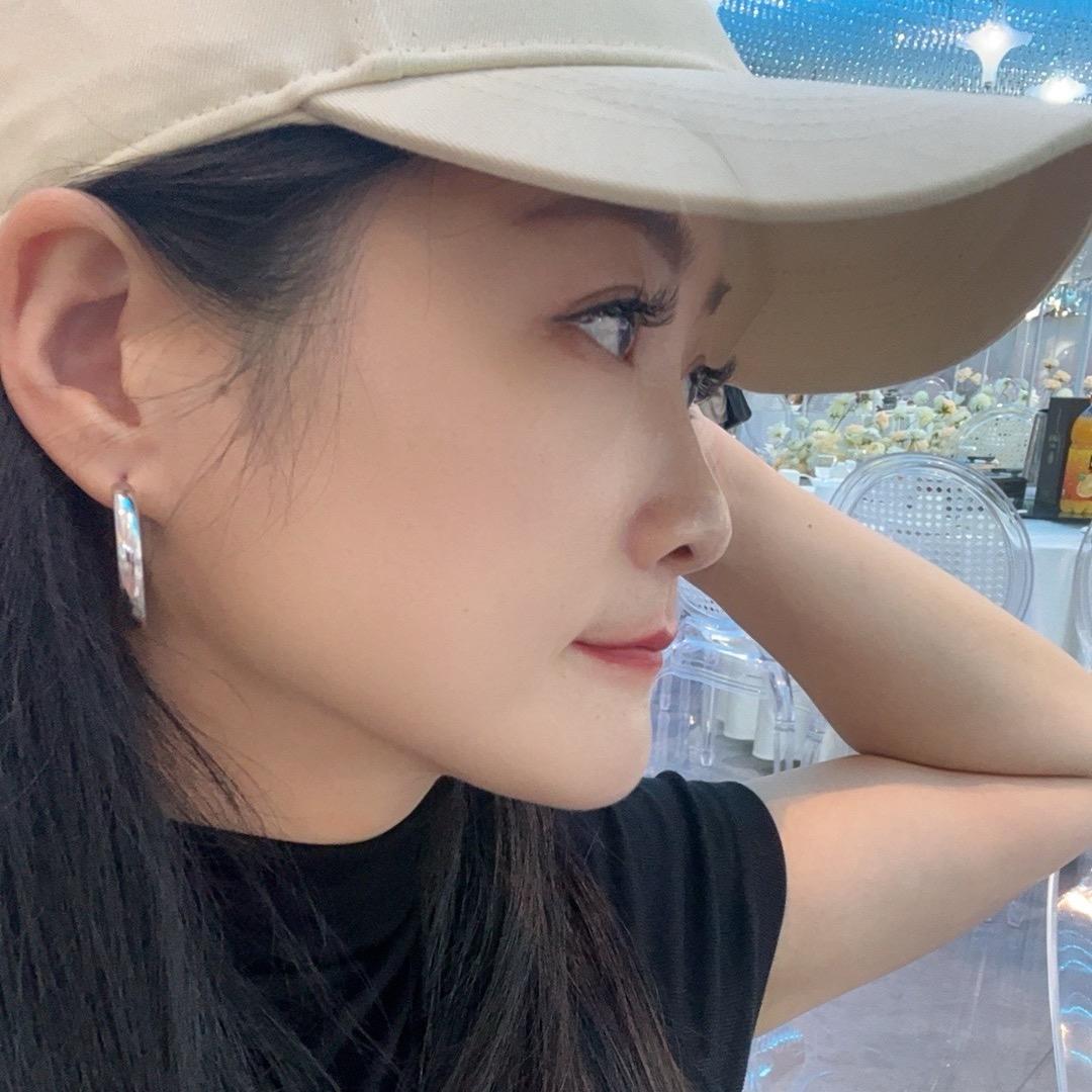 世足康足浴、采耳、精油开背