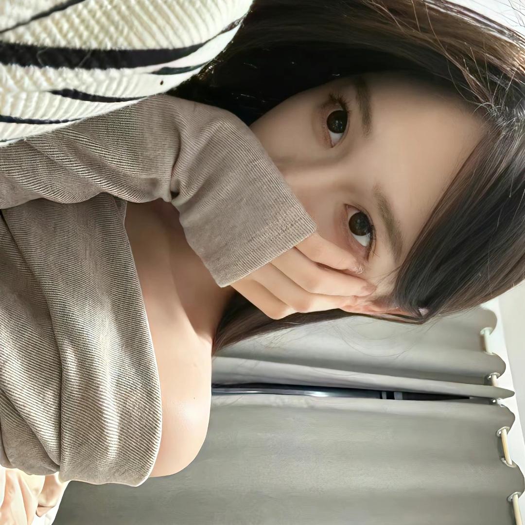 洛洛.