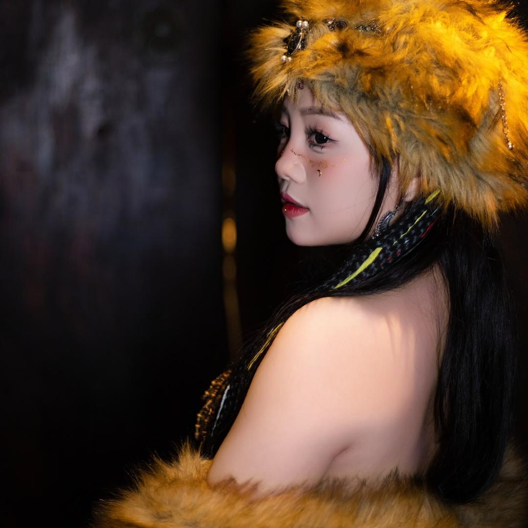 顾顾 •