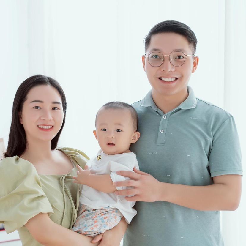余老师一家人