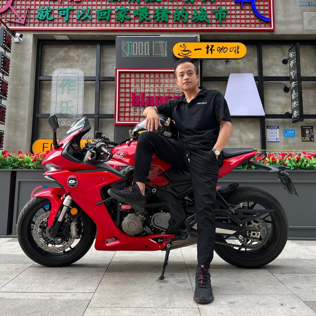 阿琦摩托车