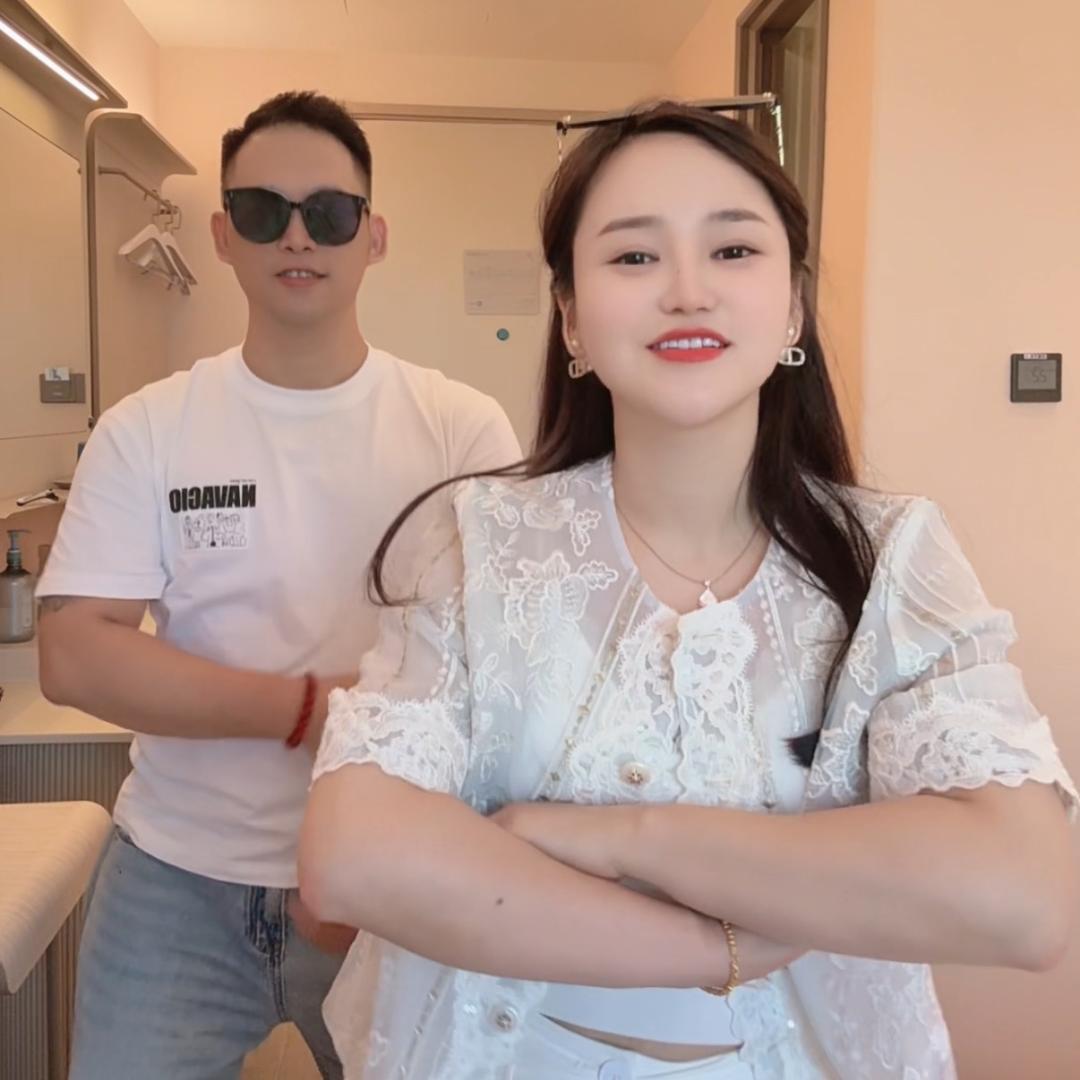 黄哥夫妇(13号云南昭通苹果专场)