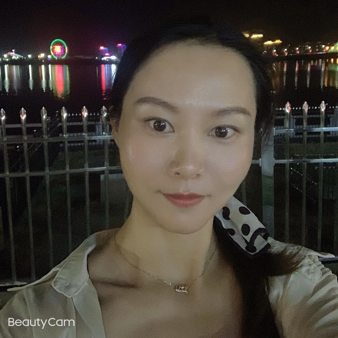 爱吃的小圆脸