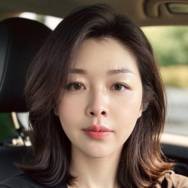 一抹红唇💋