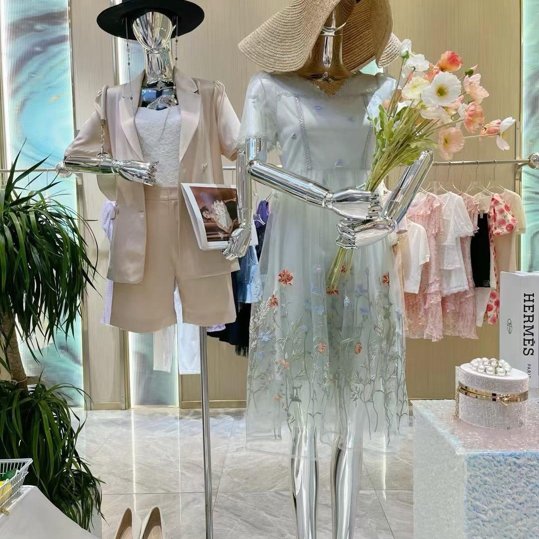启航女装服饰