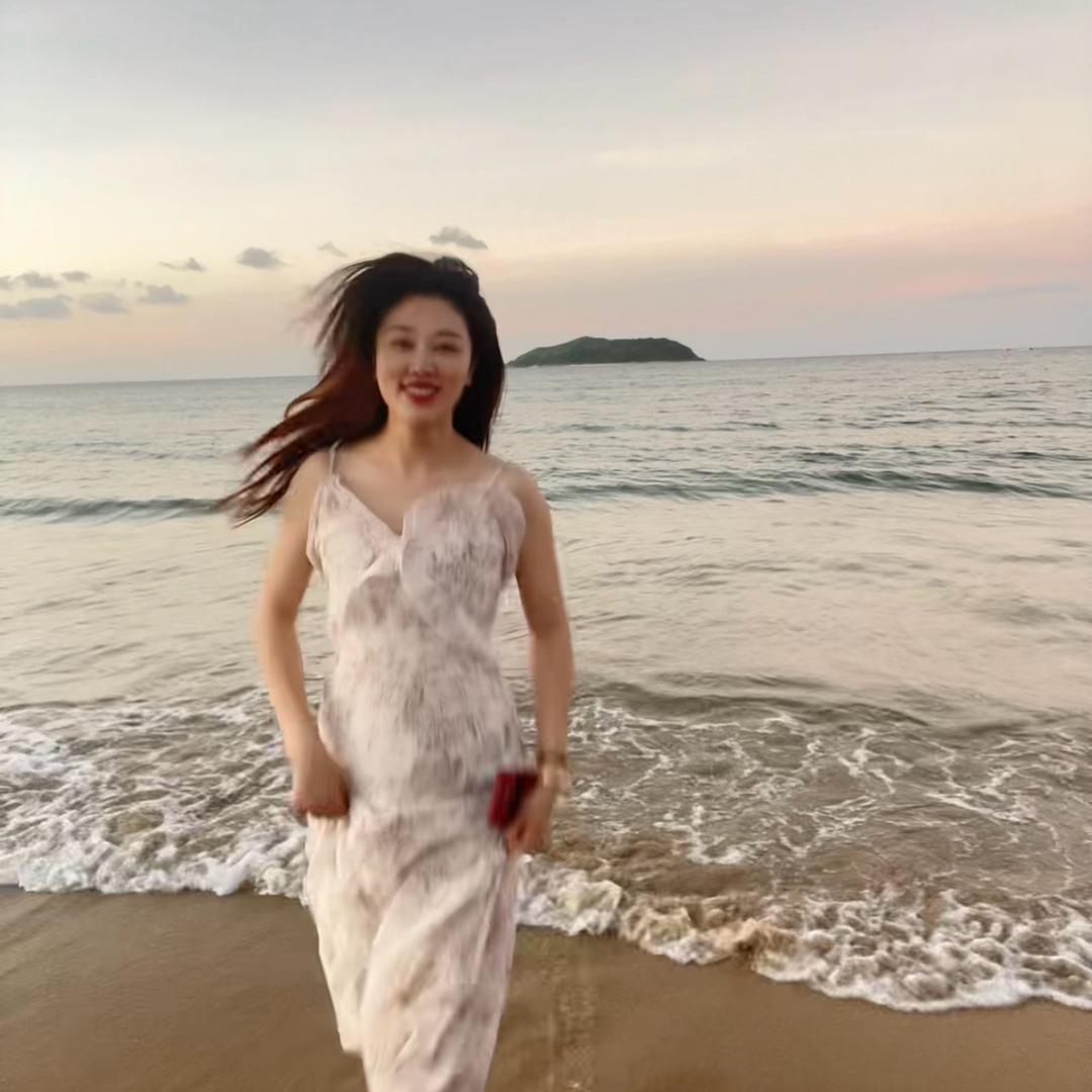 经常看脸的姐姐