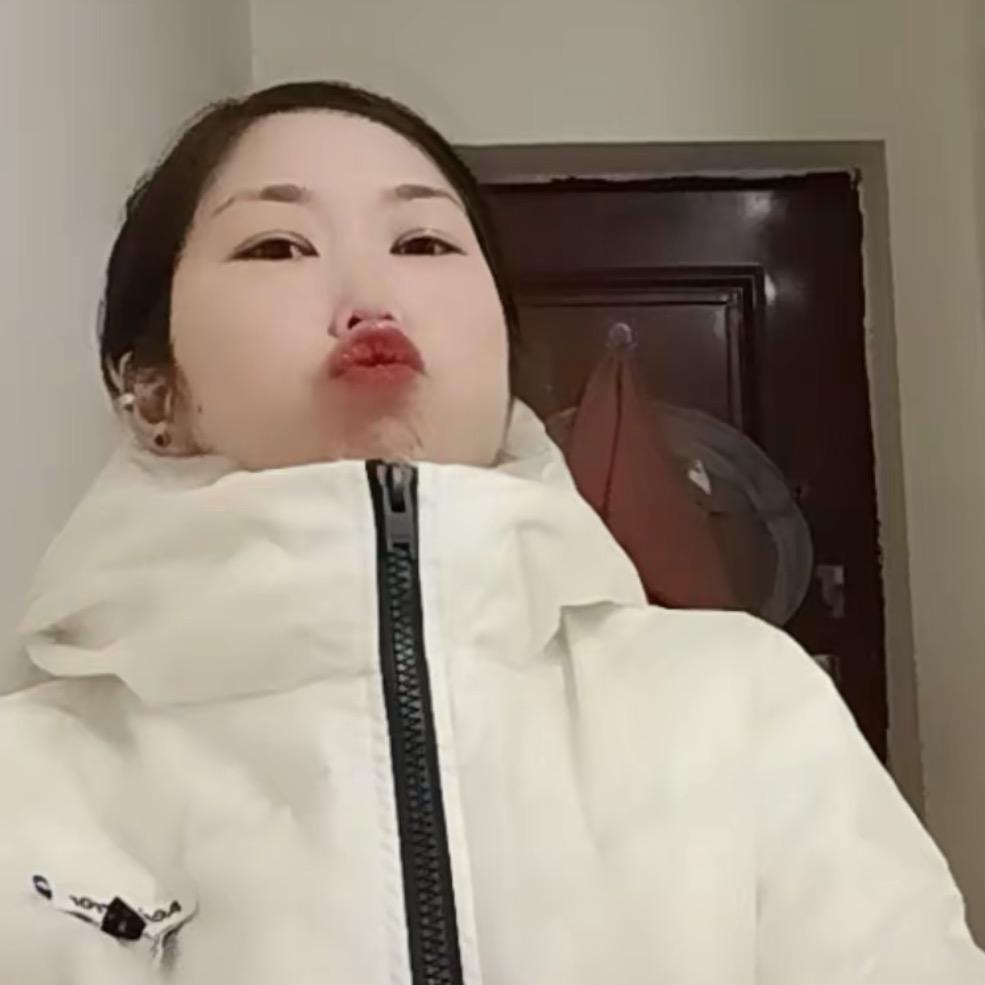哈喽哈喽小可爱