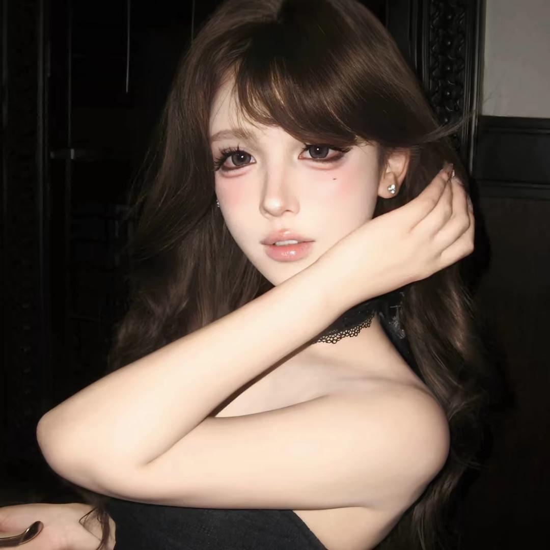 海是蓝白色