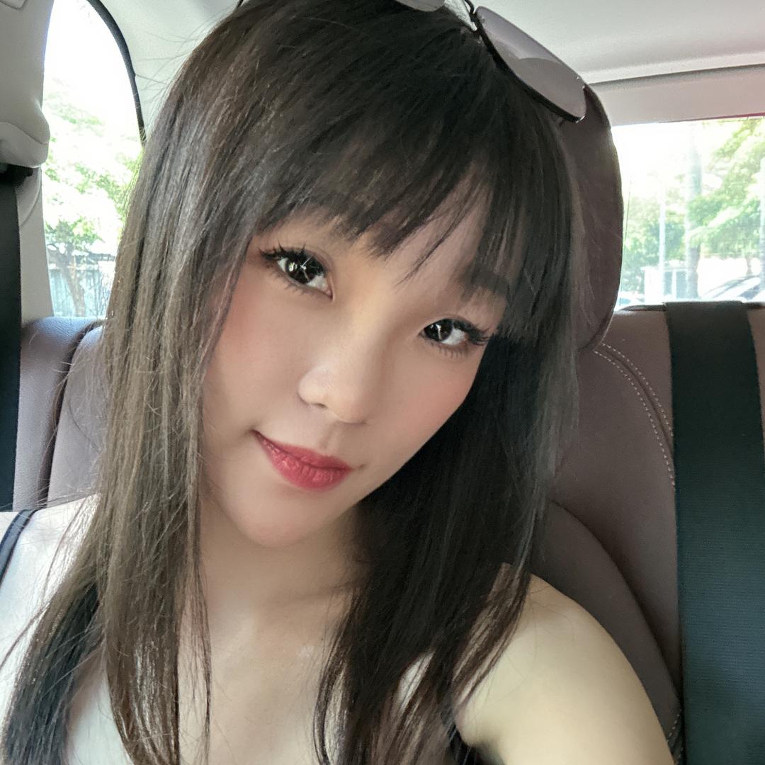 叶子（黄译莹)