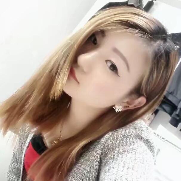 板面小姐姐
