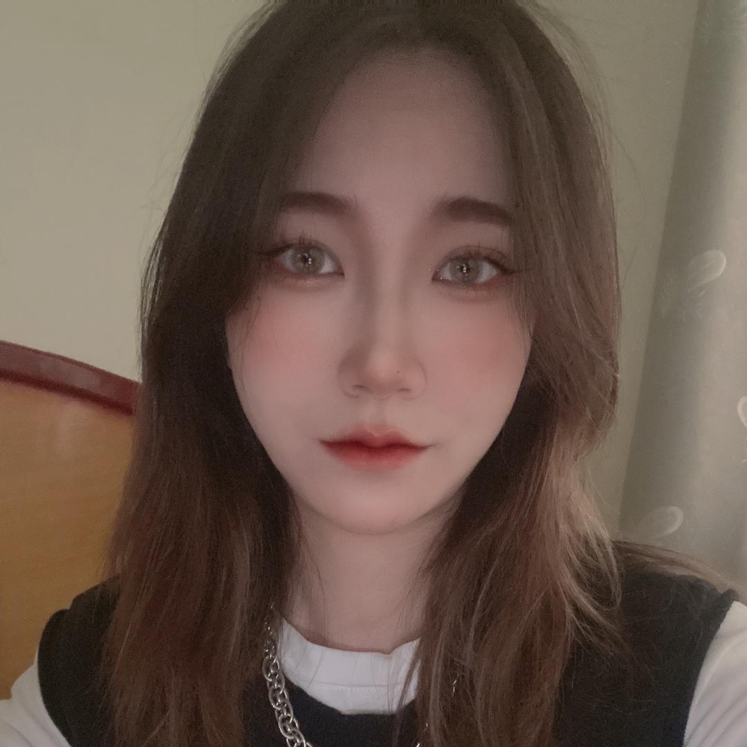 伍佰房产花臂娇
