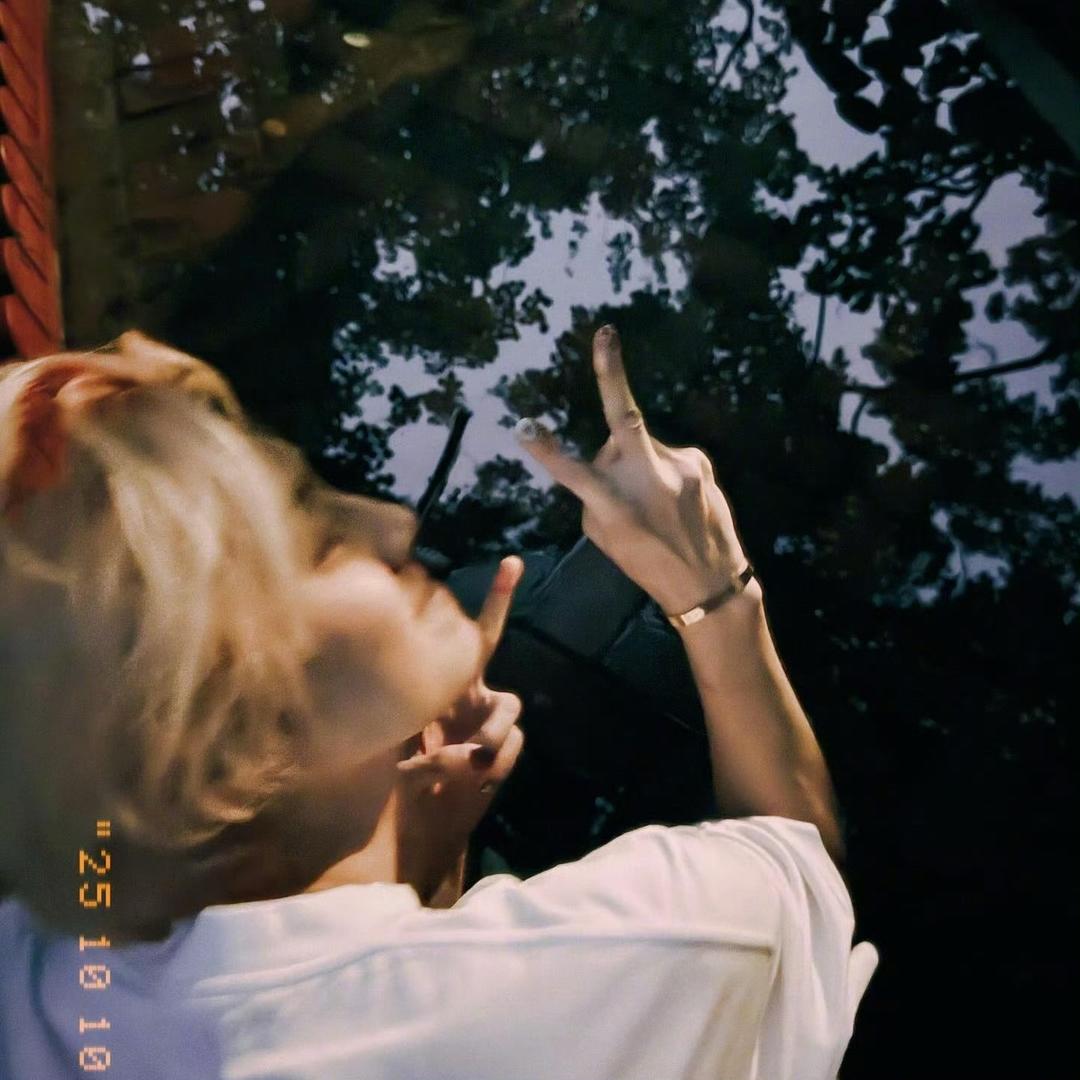 夜空（见过鹿晗✌️次）