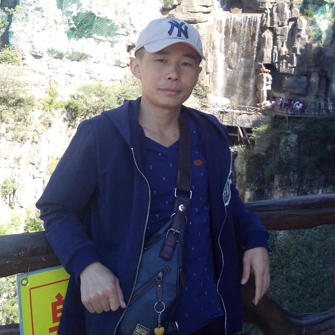 骑行的小老鼠🐁。          ༽