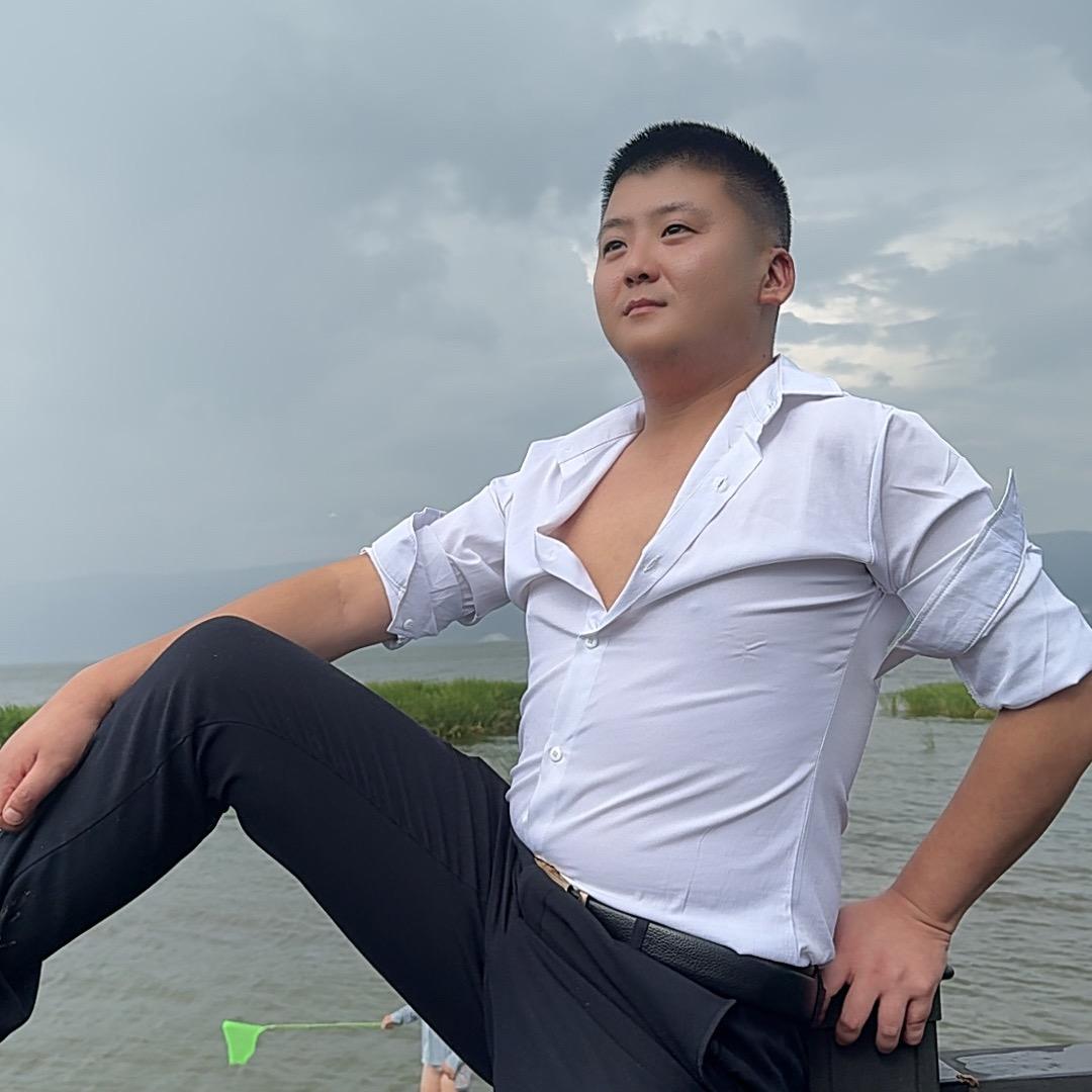 爱笑的小伟