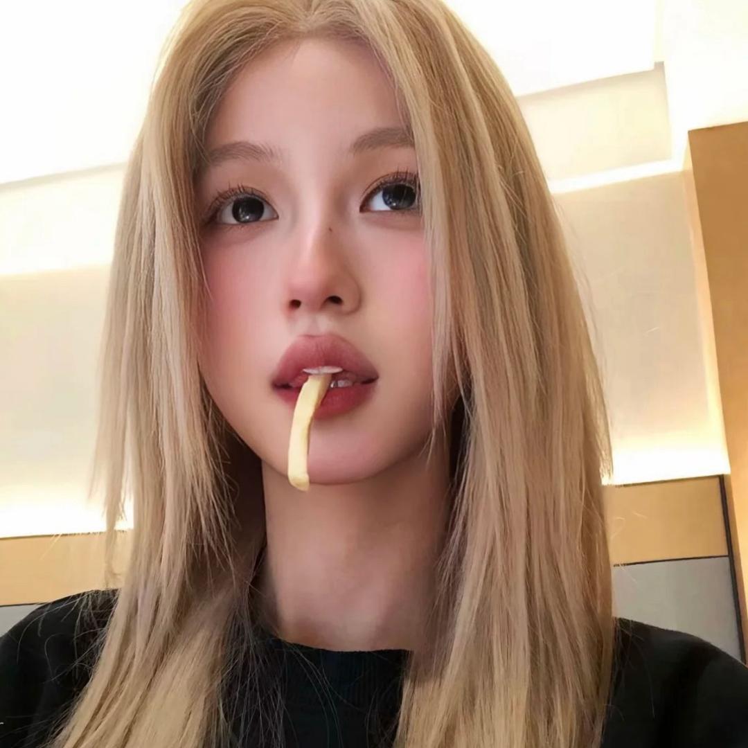 杨洋.
