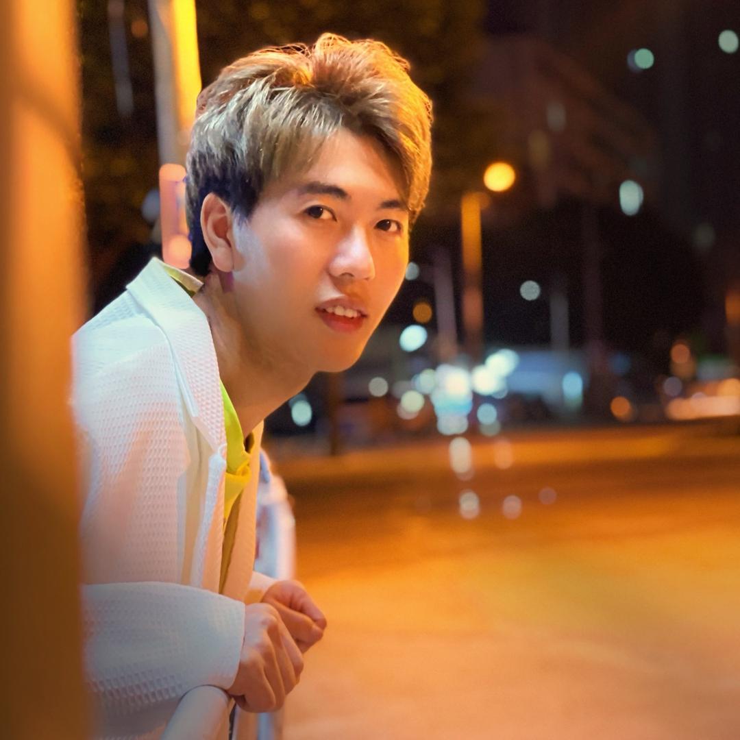 广南接发天花板艺秀阁李鹏