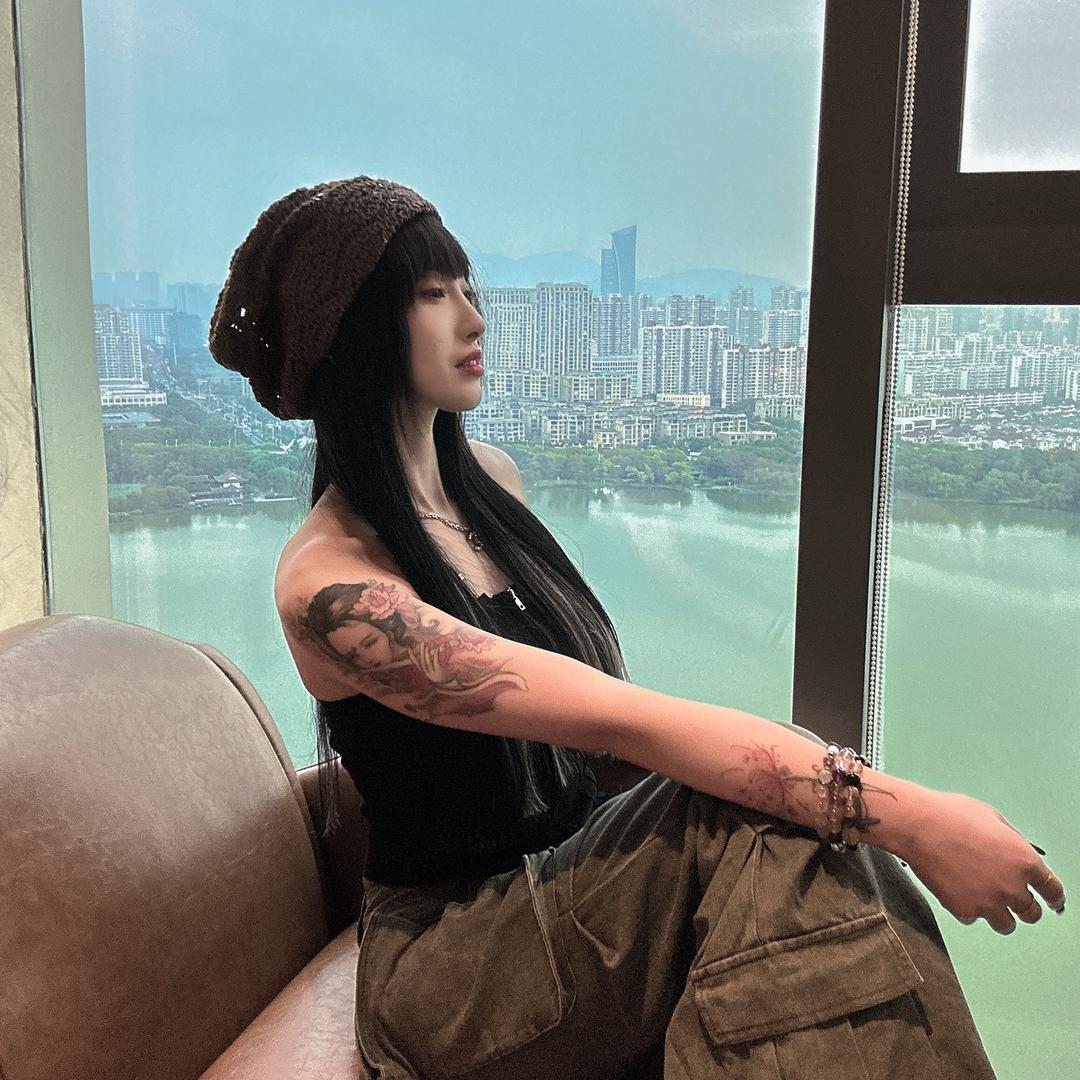 爱笑的静静💃