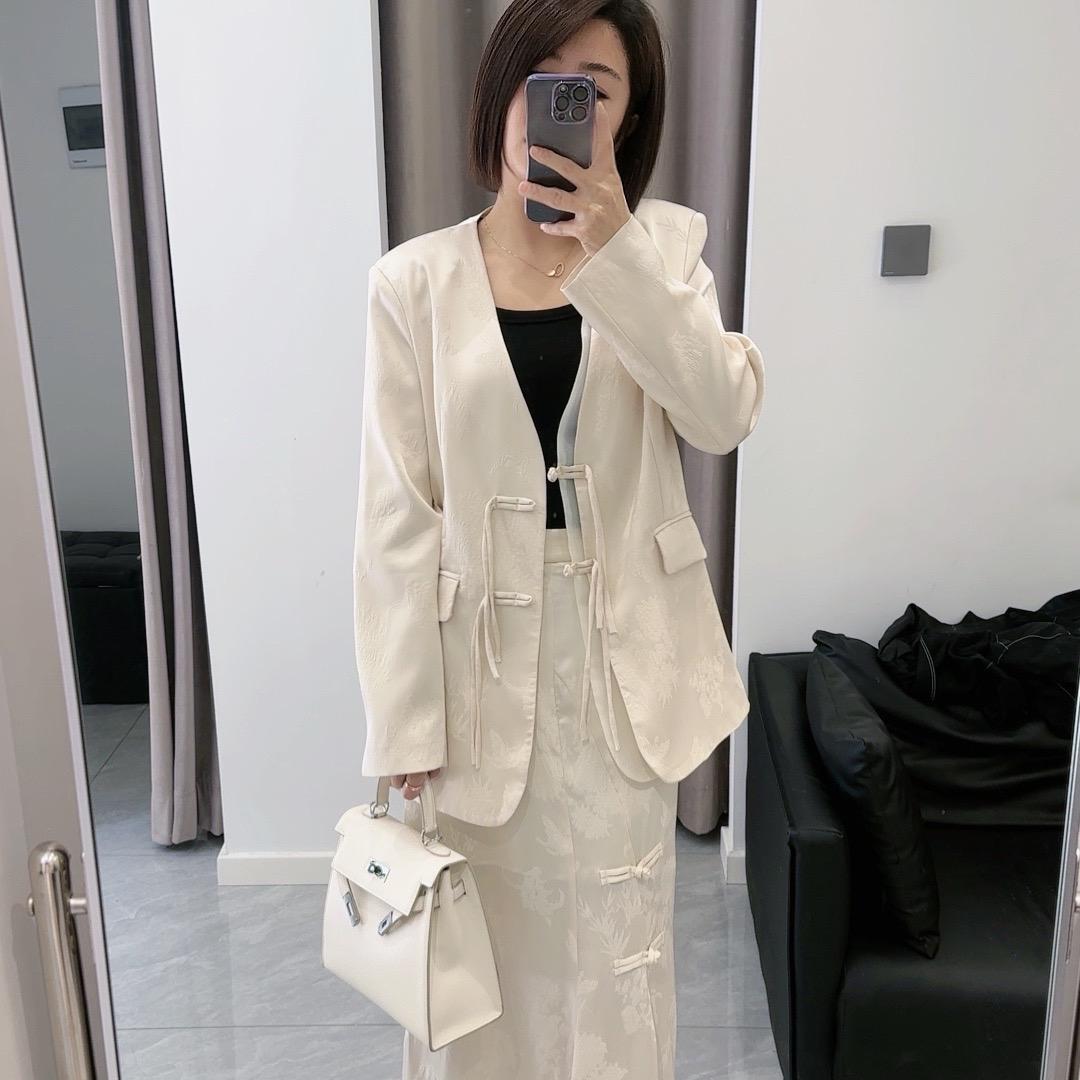 随州市香港街C位女装
