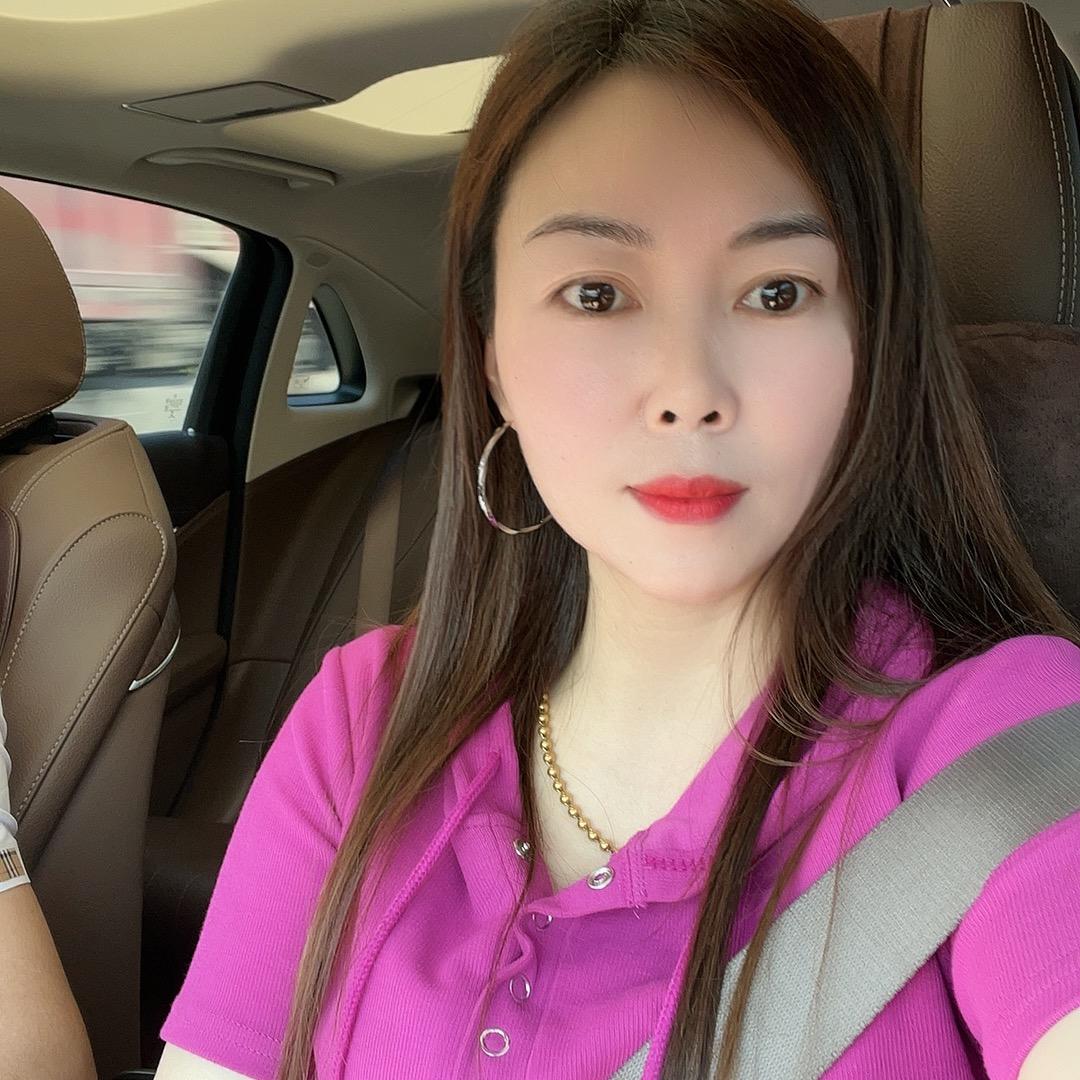 高玲.橱窗