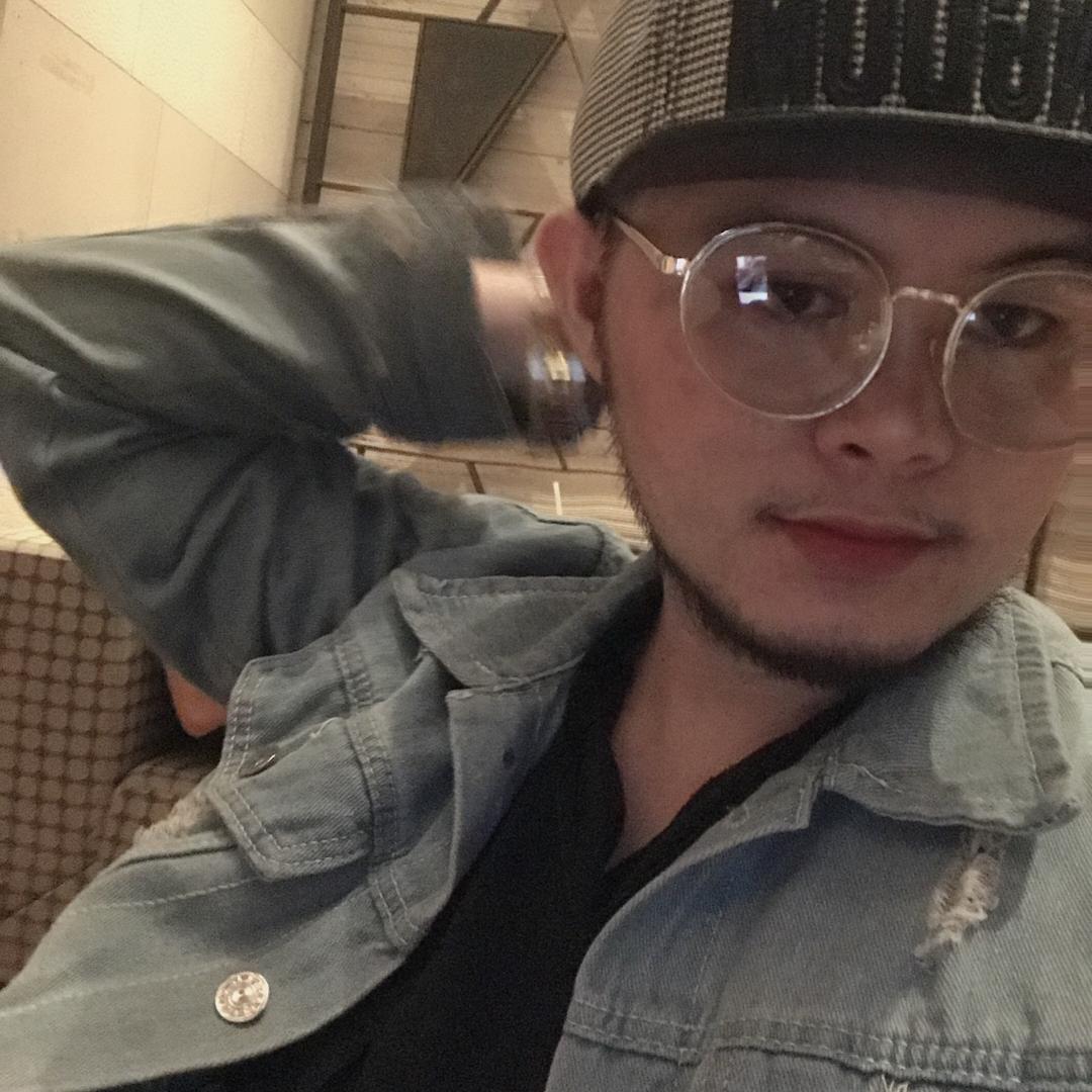小胡子爱美食