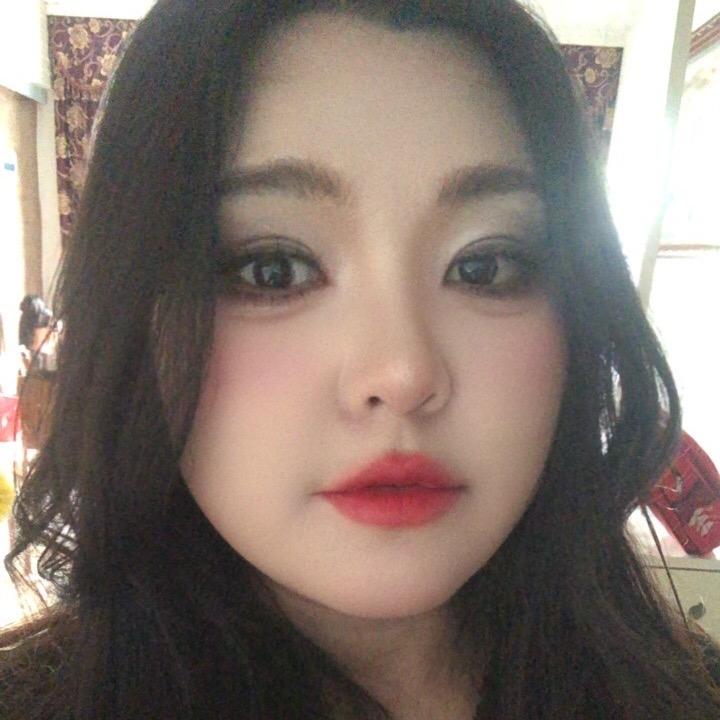 化妆师小霞（在线接单）