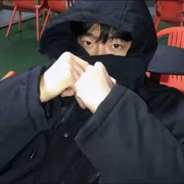 小劉爱发癫/