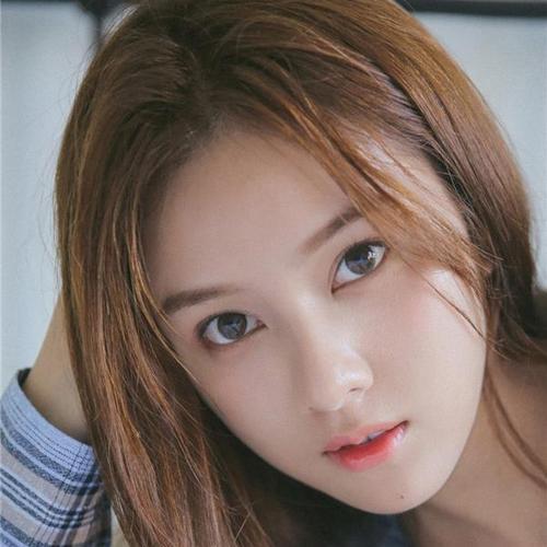白白白健身女孩