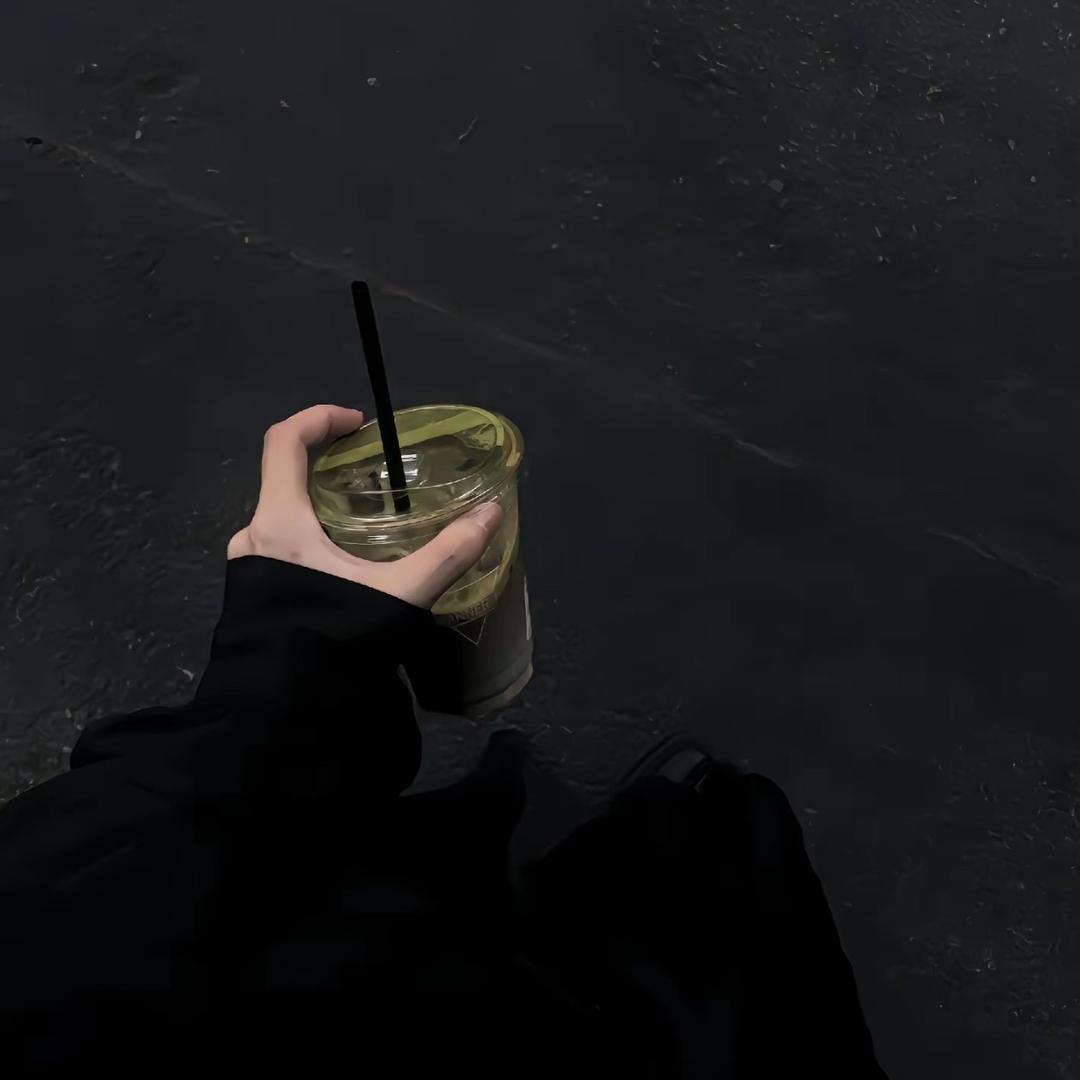 一杯冰美式☕️