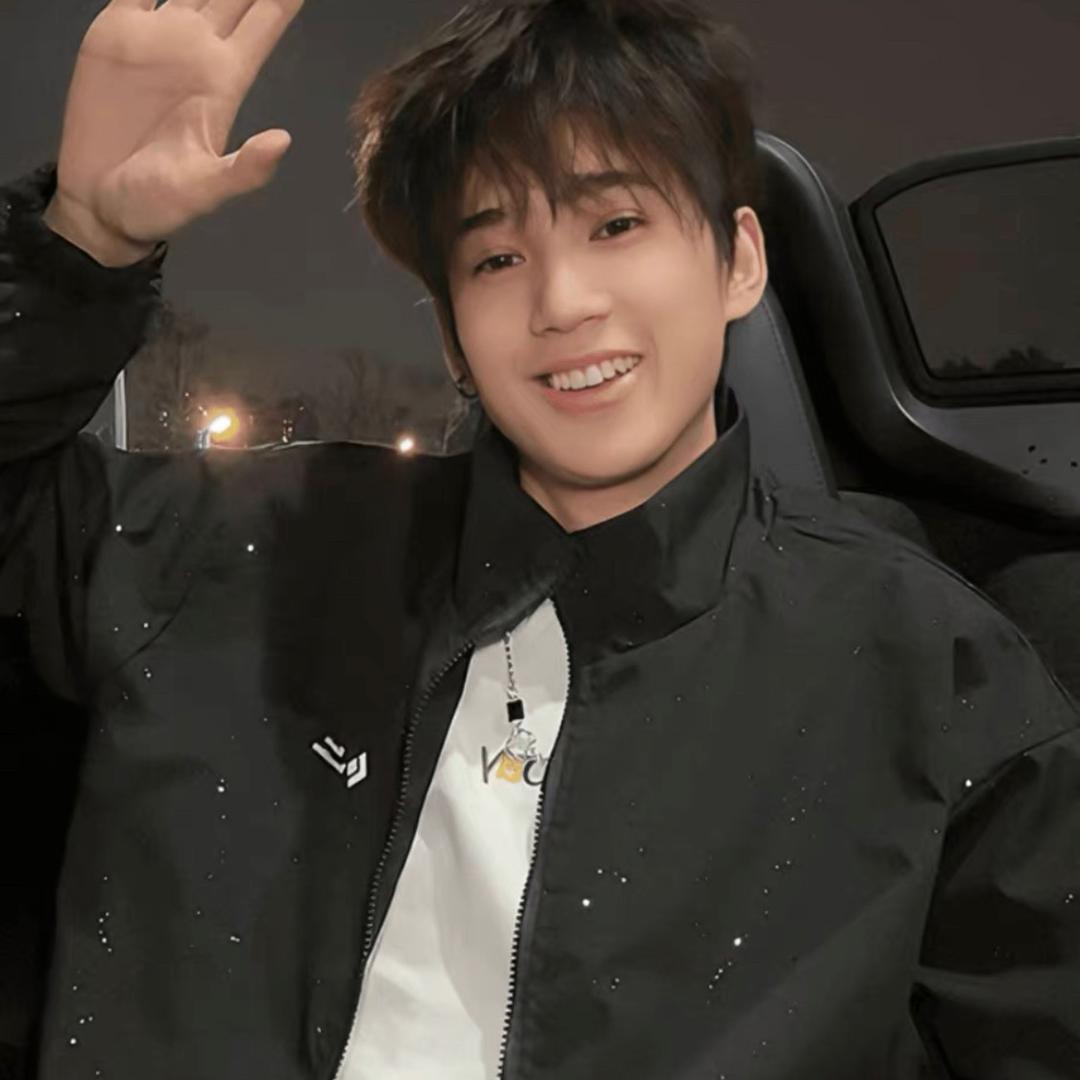 聪明陈潮牌服装