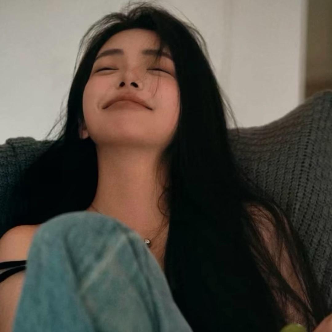 阿尔卑斯的妹妹阿尔卑微头像