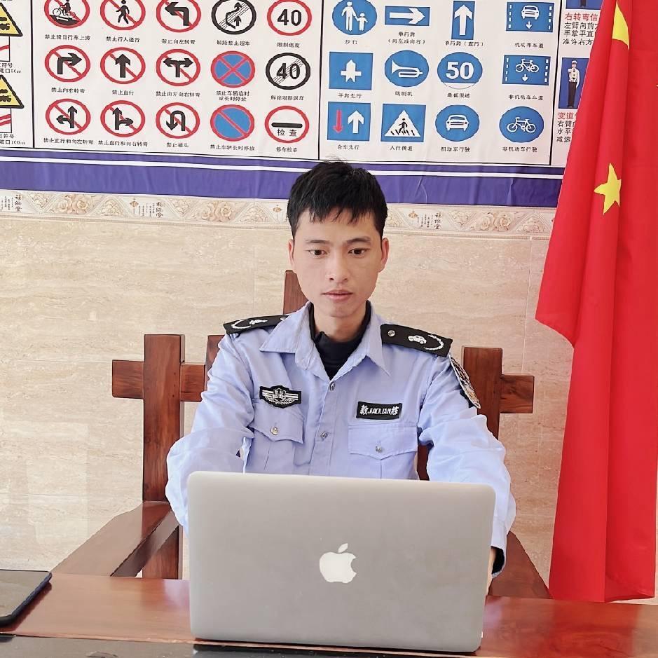 贵港鸿运驾驶培训有限公司（小伟）