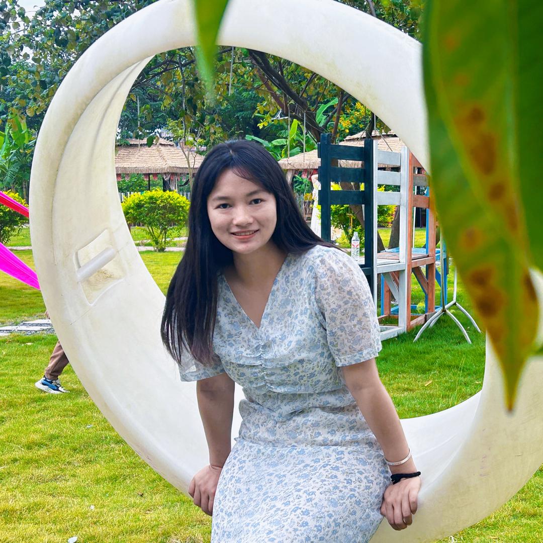 活泼好动的佳佳