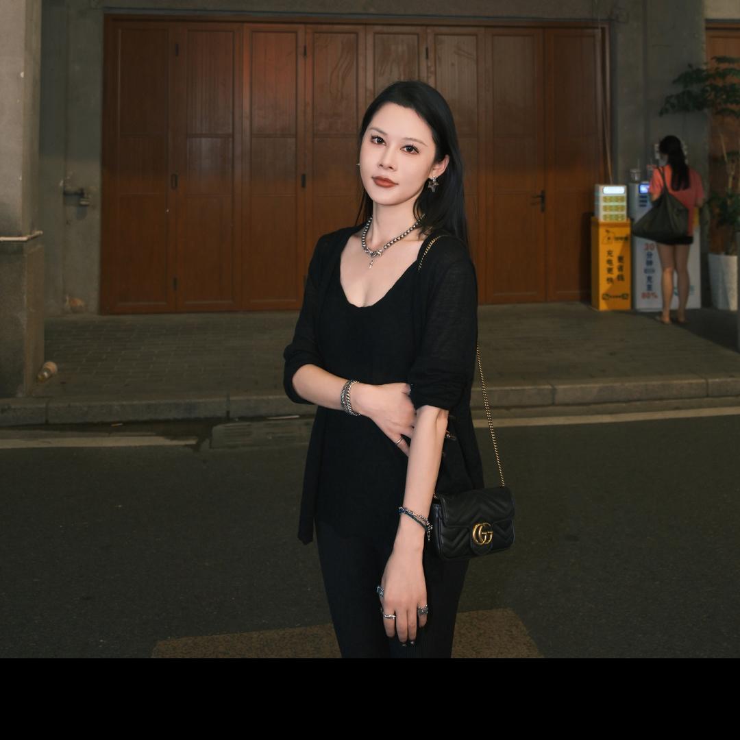 3吨银饰老板娘（燕子）