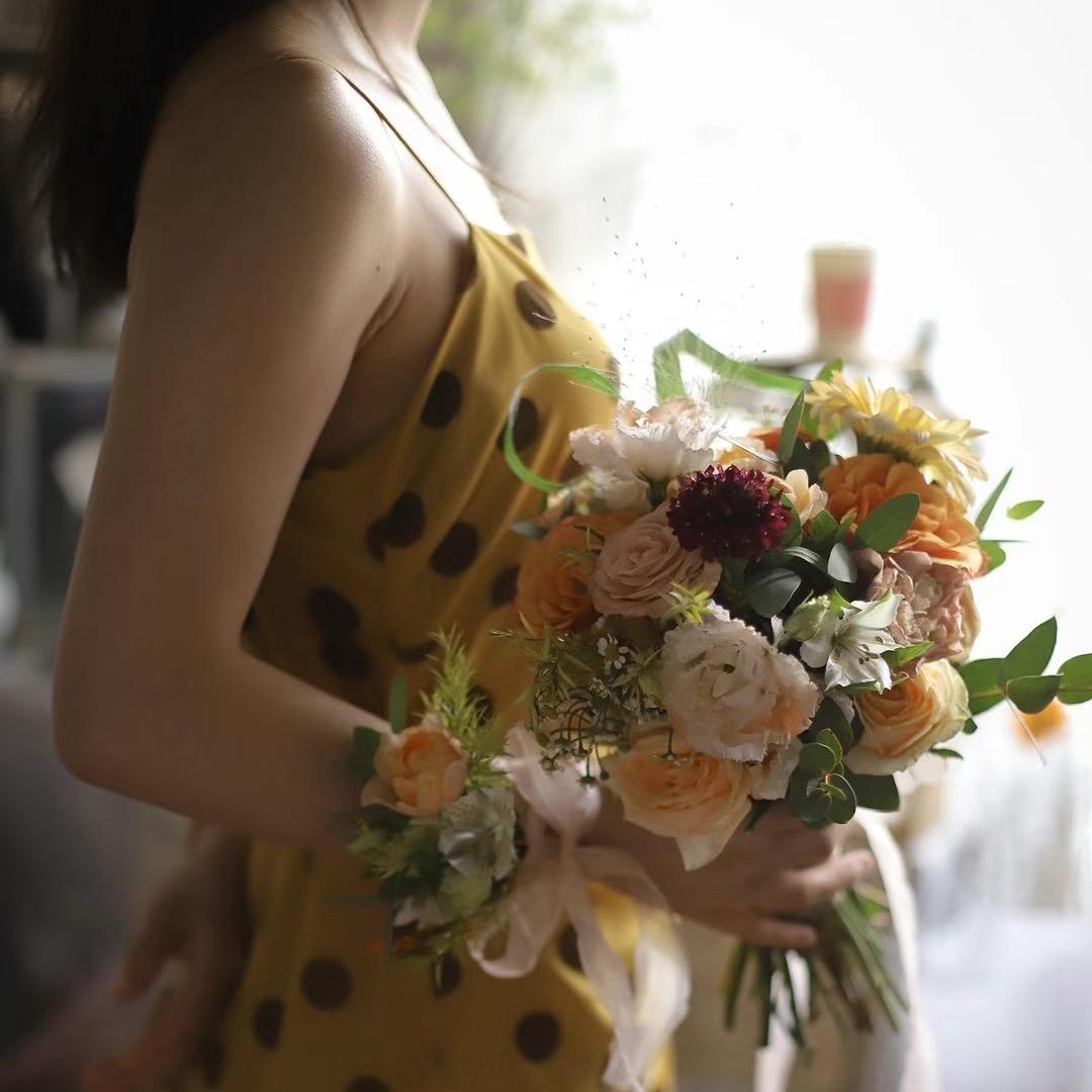 奇台县花田小站花艺工作室
