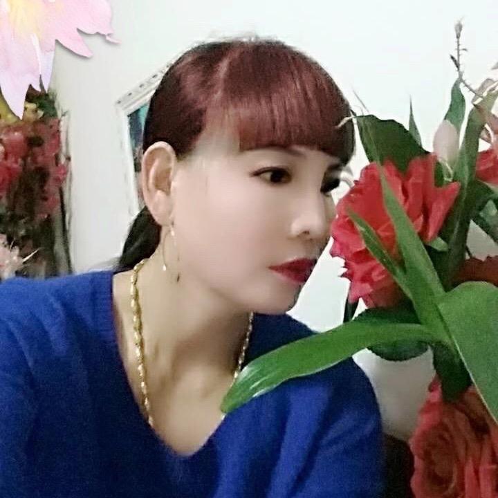 雨中红玫瑰 好物 早上八点四十分开播